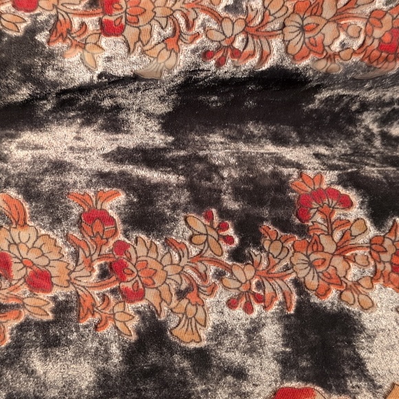 Beautiful Saachi Wrap - Picture 4 of 7